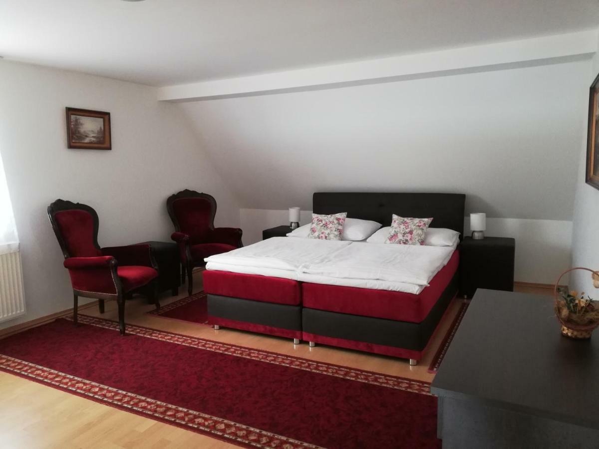 Penzion Panda 2 Turčianske Teplice Buitenkant foto